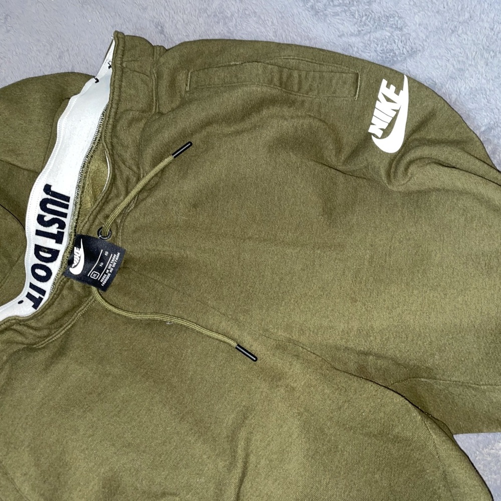 NIKE SWEATSUIT